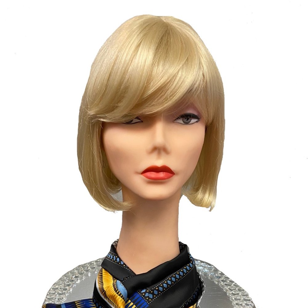 NEW Blonde bob wig